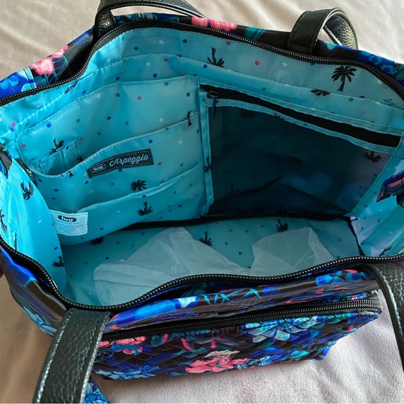 Lug Arpeggio in Resort Black - Picture 3 of 3